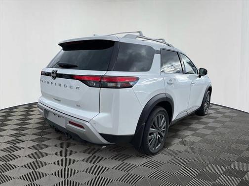 2025 Nissan Pathfinder SL FWD