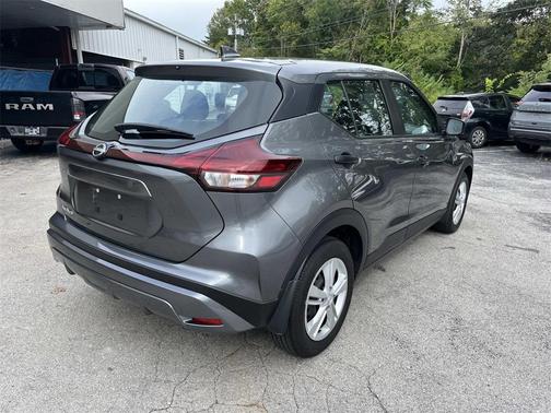2025 Nissan Kicks S