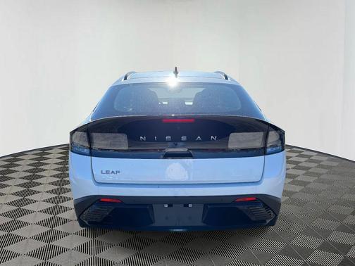 2026 Nissan Leaf PLATINUM+