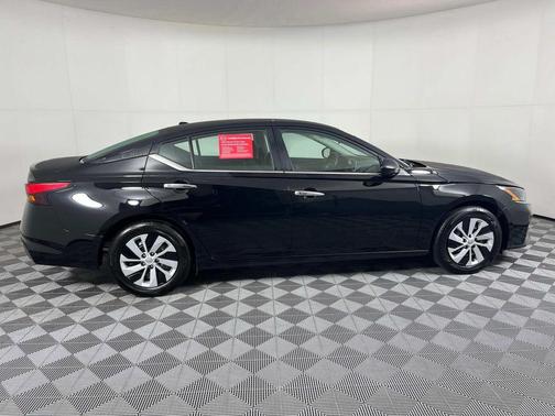 2025 Nissan Altima S FWD