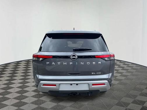 2025 Nissan Pathfinder SL 4WD