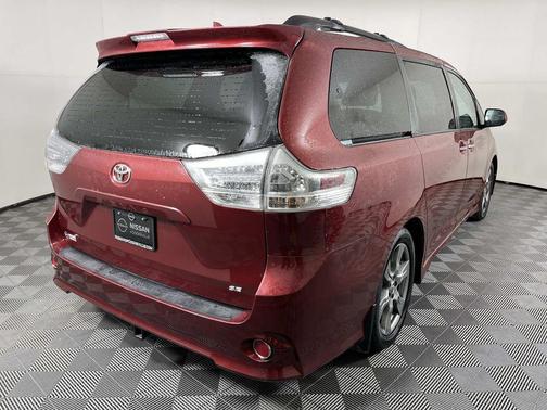 2019 Toyota Sienna SE Premium