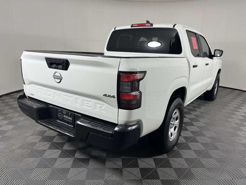 2024 Nissan Frontier S