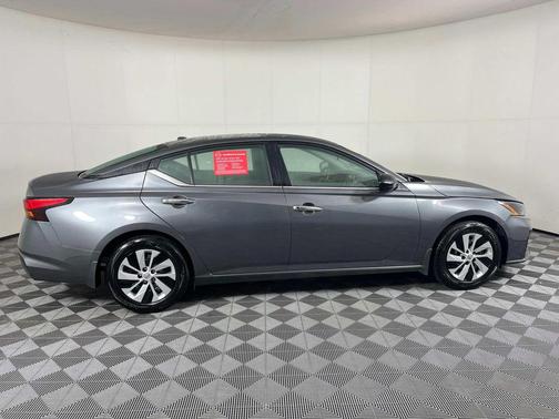 2025 Nissan Altima S FWD