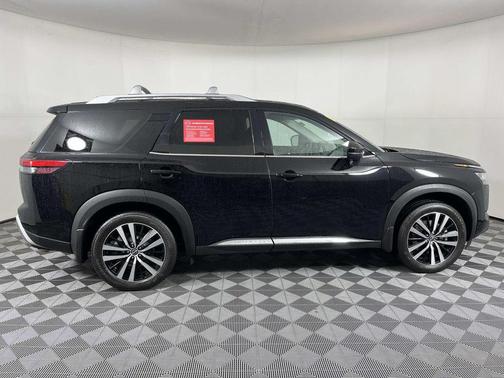 2024 Nissan Pathfinder Platinum FWD