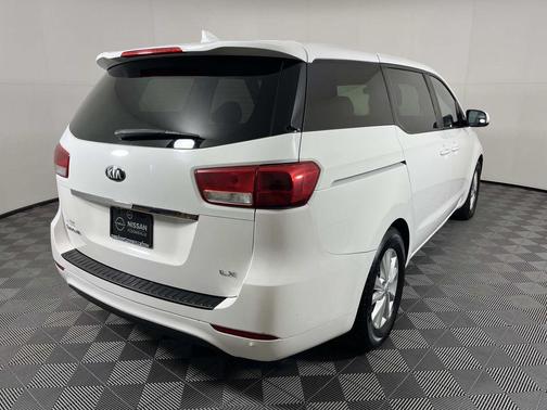 2017 Kia Sedona LX