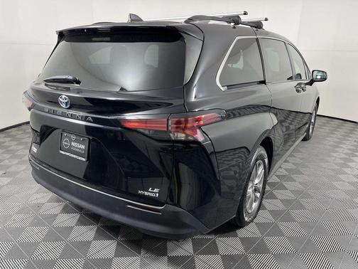 2021 Toyota Sienna LE