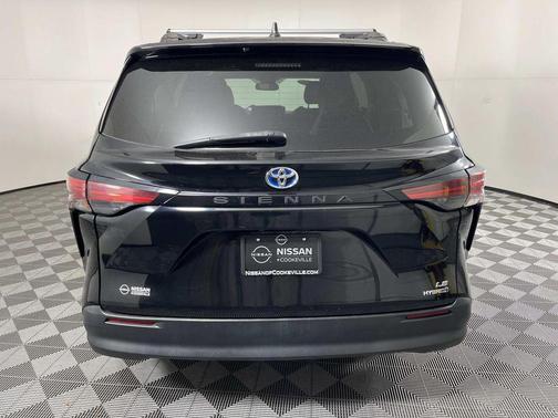 2021 Toyota Sienna LE