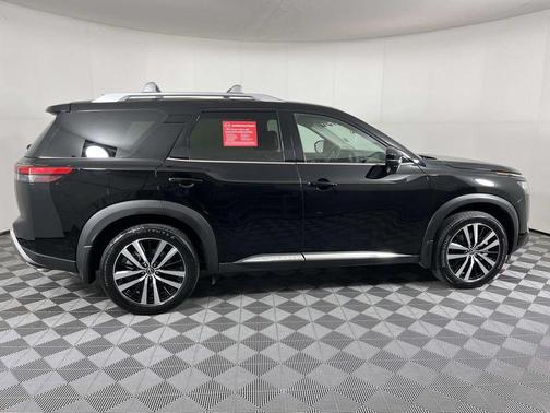 2023 Nissan Pathfinder Platinum 4WD