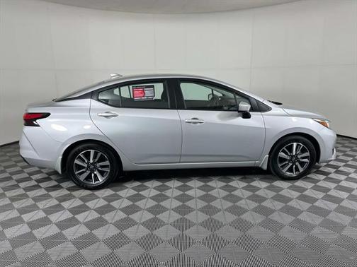 2024 Nissan Versa 1.6 SV