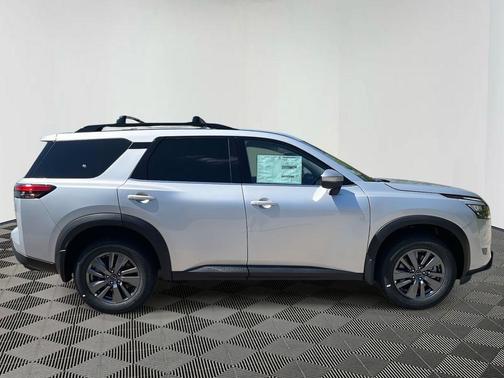 2025 Nissan Pathfinder SV 4WD