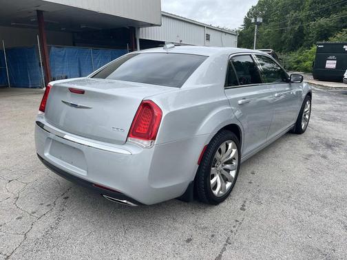 Silver Mist Clearcoat 2019 Chrysler 300 Touring