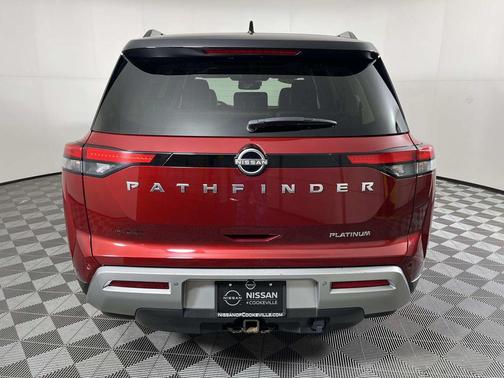 2022 Nissan Pathfinder Platinum 2WD