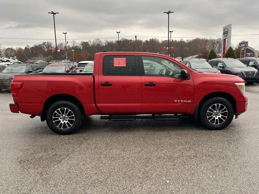 2024 Nissan Titan SV