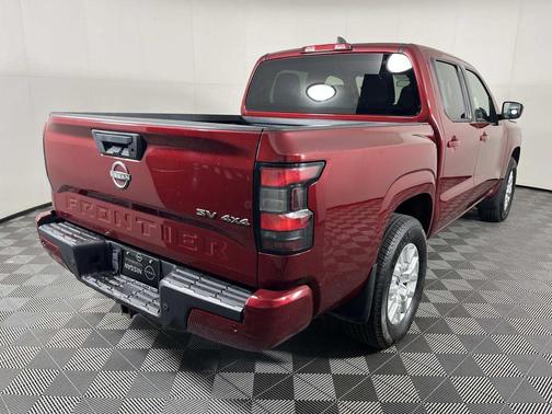 Cardinal Red Tricoat 2022 Nissan Frontier SV