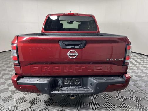 Cardinal Red Tricoat 2022 Nissan Frontier SV