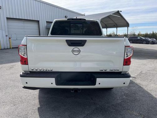 2024 Nissan Titan SV