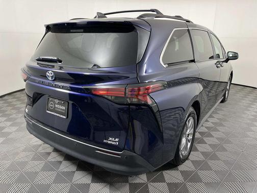 2022 Toyota Sienna XLE