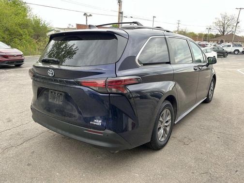 2022 Toyota Sienna XLE
