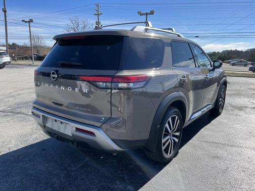 2024 Nissan Pathfinder Platinum FWD