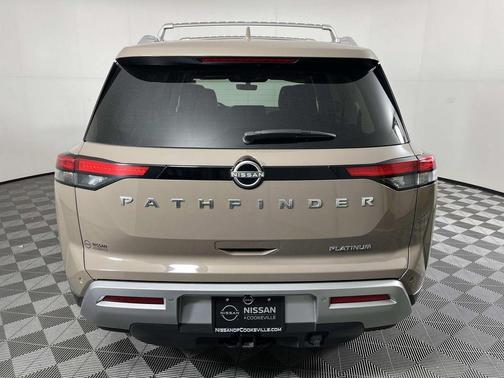 2024 Nissan Pathfinder Platinum FWD