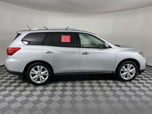 2018 Nissan Pathfinder SL