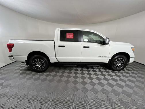 2024 Nissan Titan SV