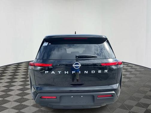 2025 Nissan Pathfinder S FWD