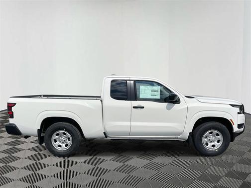 2025 Nissan Frontier S