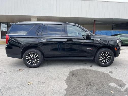 2023 GMC Yukon 4WD AT4