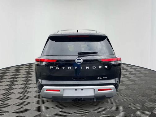2025 Nissan Pathfinder SL 4WD