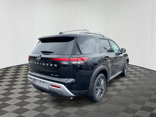 2025 Nissan Pathfinder SL 4WD