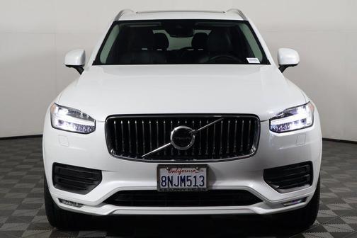 2020 Volvo XC90 T6 Momentum