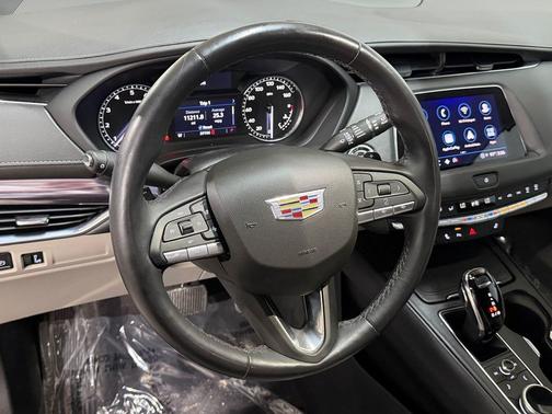 Stellar Black Metallic 2023 Cadillac XT4 Luxury