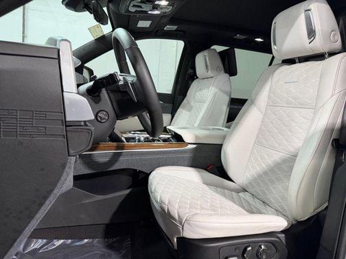 Argent Silver Metallic 2026 Cadillac Escalade ESV Sport Platinum