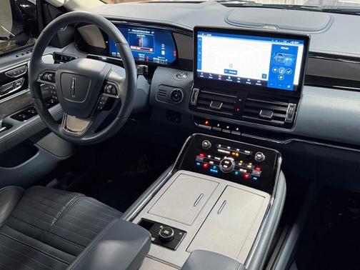 Chroma Crystal Blue Metallic Premium Colorant 2023 Lincoln Navigator Black Label