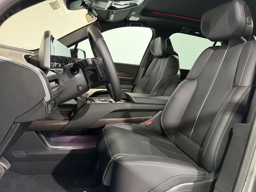 Argent Silver Metallic 2026 Cadillac VISTIQ Sport