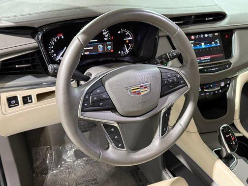 2017 Cadillac XT5 Premium Luxury