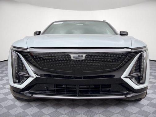 Vibrant White Tricoat 2027 Cadillac LYRIQ Sport