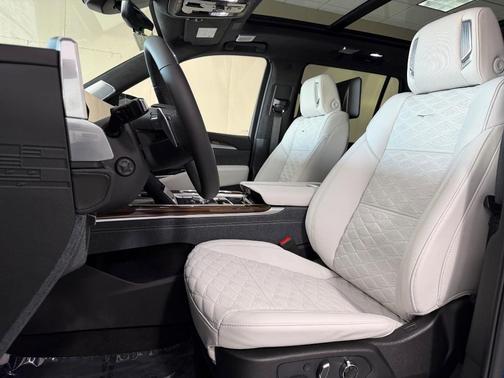 Deep Sea Metallic 2026 Cadillac Escalade Sport Platinum