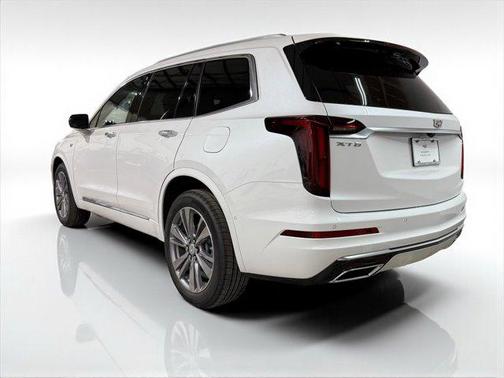 2025 Cadillac XT6 Premium Luxury FWD