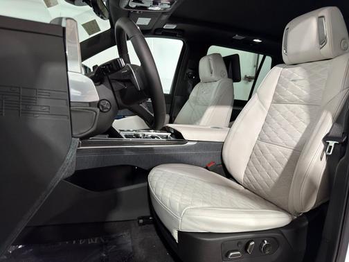 Vibrant White Tricoat 2026 Cadillac Escalade V-Series