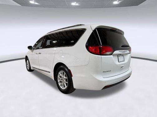 Bright White Clearcoat 2020 Chrysler Pacifica Touring L