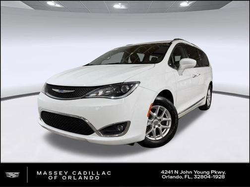Bright White Clearcoat 2020 Chrysler Pacifica Touring L