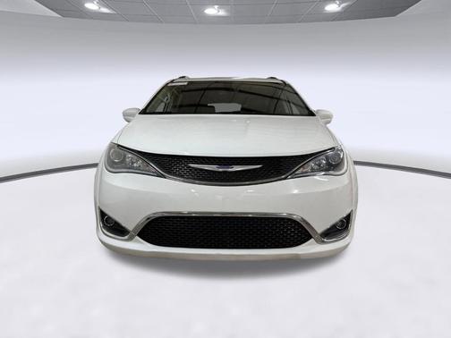 Bright White Clearcoat 2020 Chrysler Pacifica Touring L
