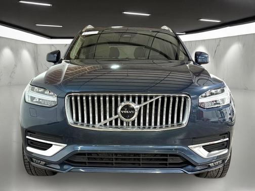 2023 Volvo XC90 B6 Ultimate 6-Seater