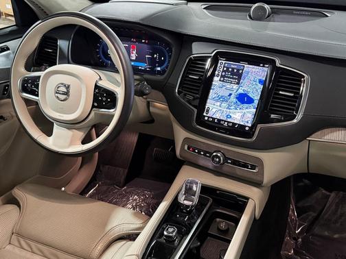 2023 Volvo XC90 B6 Ultimate 6-Seater