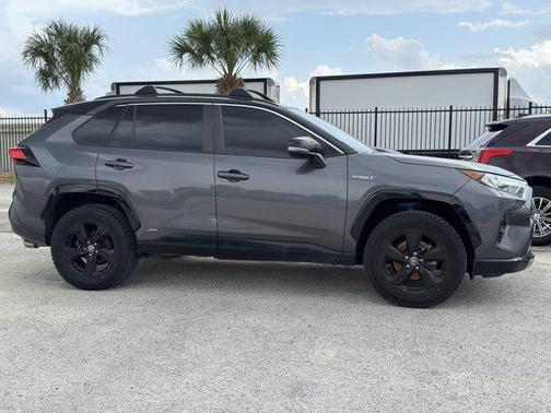 2021 Toyota RAV4 Hybrid SE