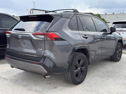 2021 Toyota RAV4 Hybrid SE