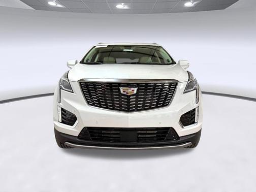 Crystal White Tricoat 2026 Cadillac XT5 Premium Luxury